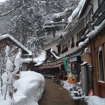 Sawataya Hotel Nozawaonsen Buitenkant foto