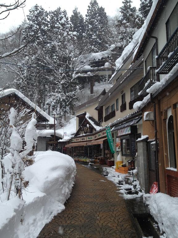 Sawataya Hotel Nozawaonsen Buitenkant foto